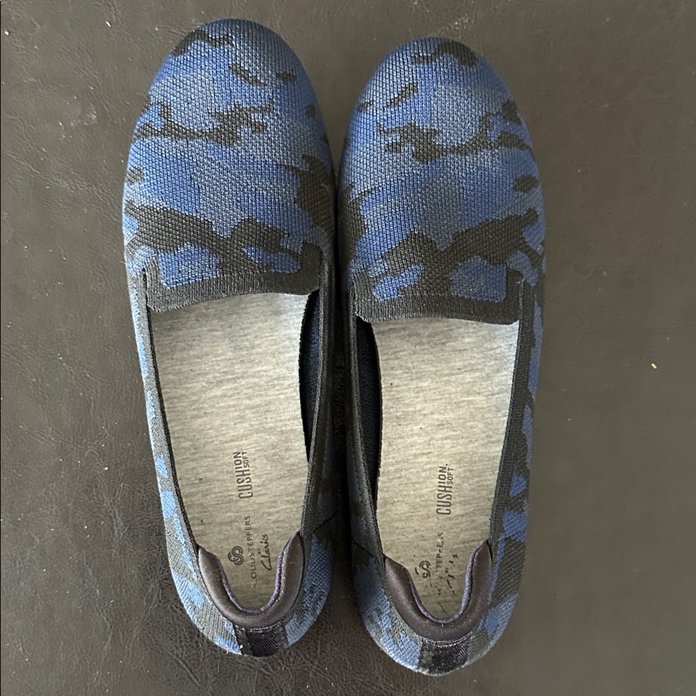 Clark’s Blue and Black Slip-On Shoes. Size 7